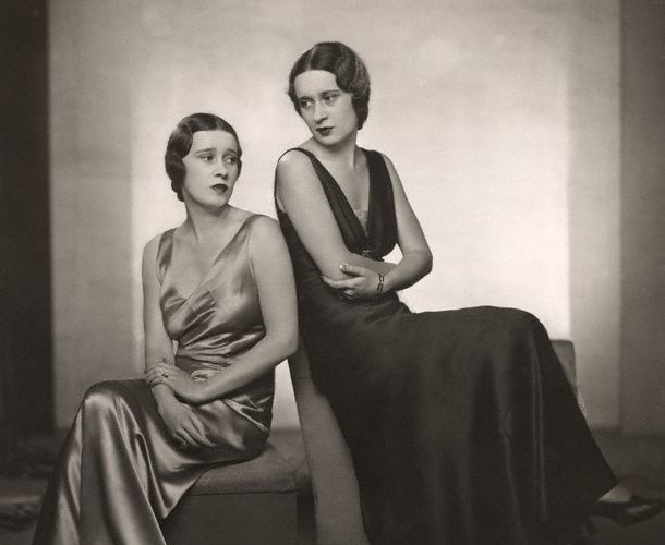 by Dorothy Wilding,photograph,1932