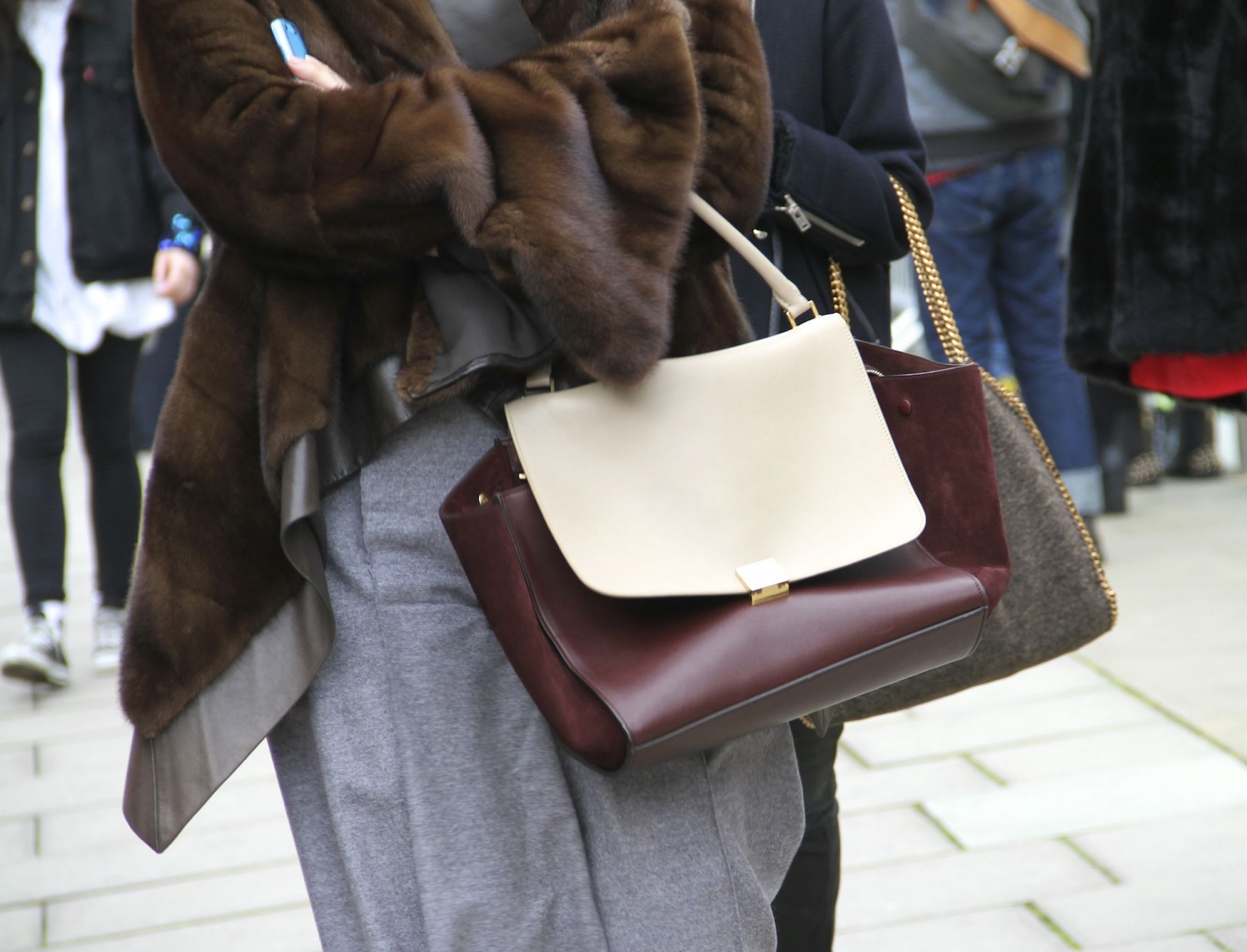 Street Style Celine Trapeze bag Style Barista