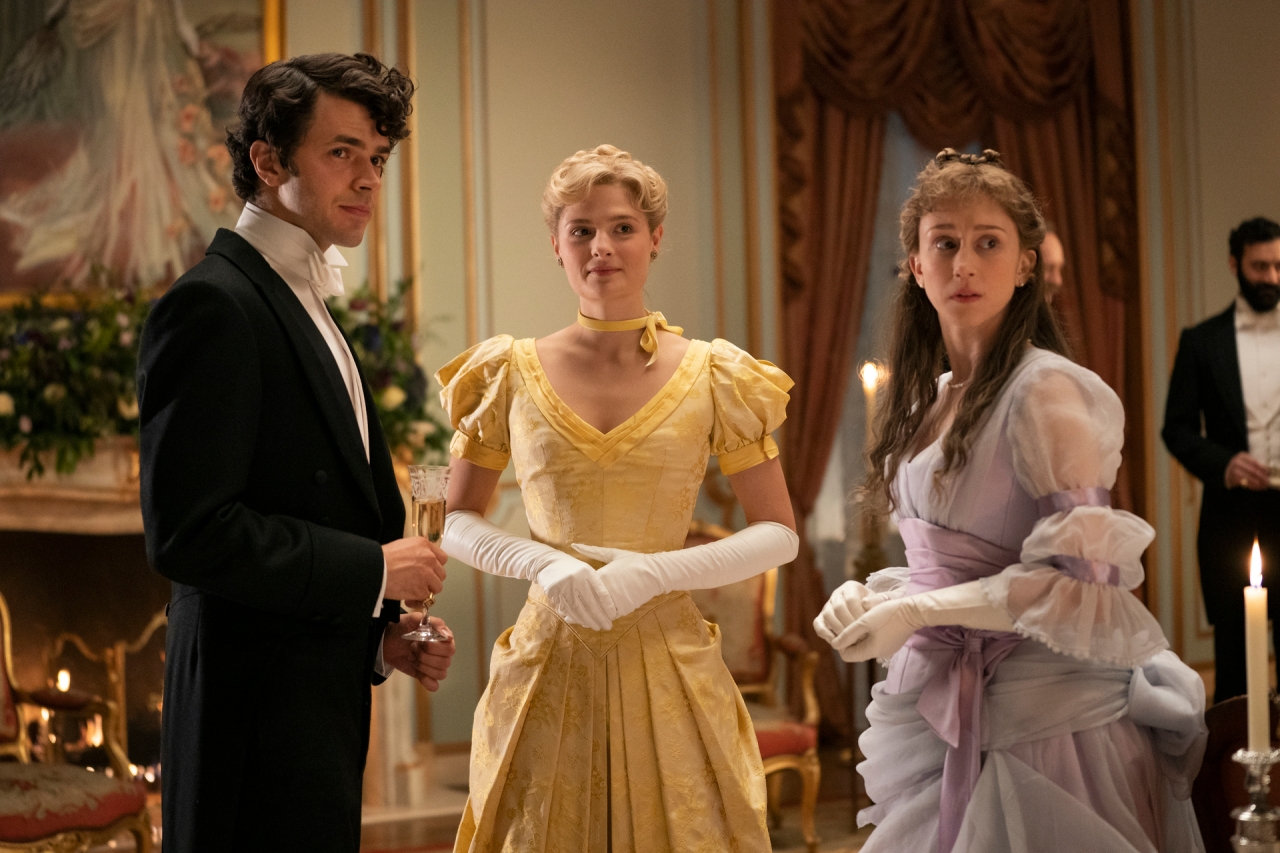 the-gilded-age-costumes-11